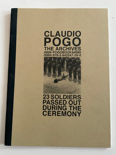 23 Soldiers passed out during the ceremony | Claudio Pogo (Pogo Books•)