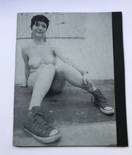 Naked in the Gallery de Luxe | Christian Gfeller (Bongoût)